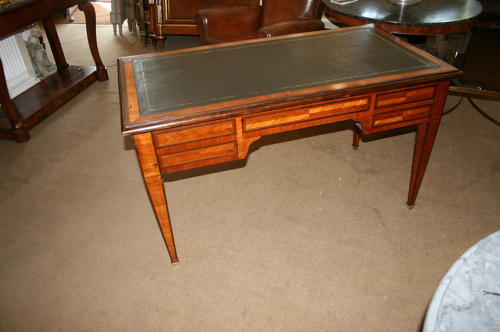 French writing table