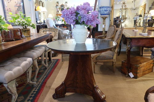 Flame mahogany Gueridon