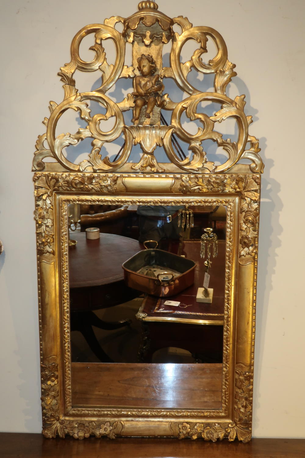 18th Century carved gilt mirror