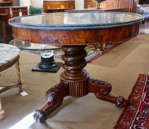 Large walnut gueridon
