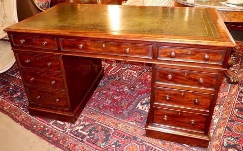 Mahogany pedestal desk