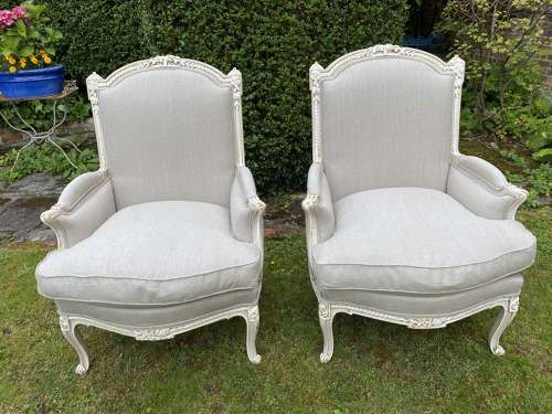 Large pair of armchairs in linen