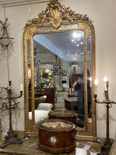 Bordered gilt mirror