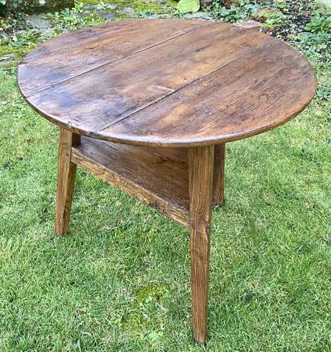 Early pine cricket table