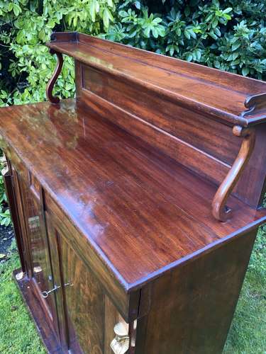 Early 19th Century mahogany chiffonier