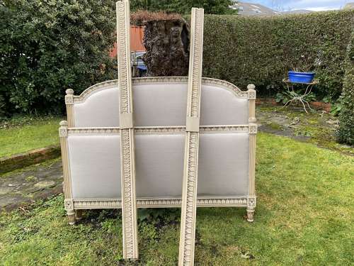 Kingsize painted bed