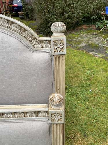 Kingsize painted bed