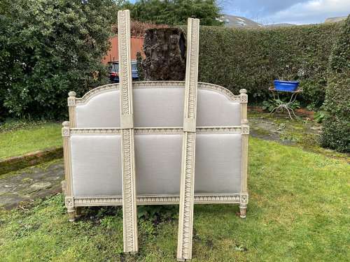 Kingsize painted bed