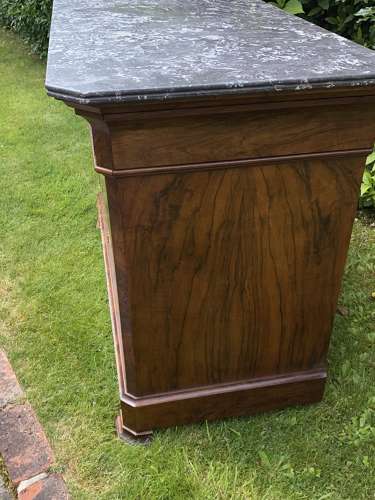 Figured walnut Louis Philippe commode