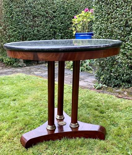 Flame mahogany Gueridon