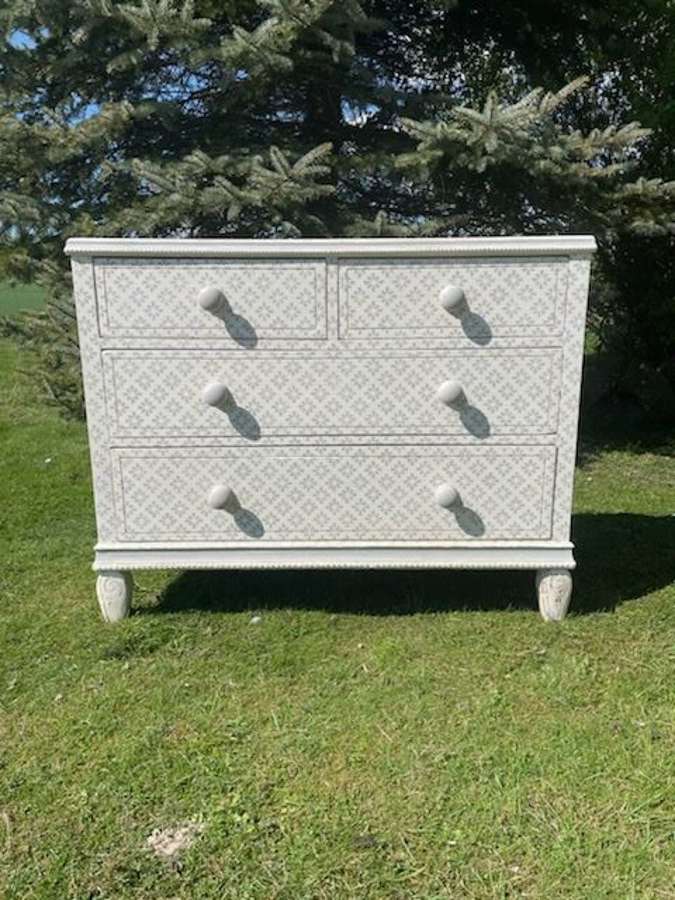 Pretty Painted Chest of Drawers