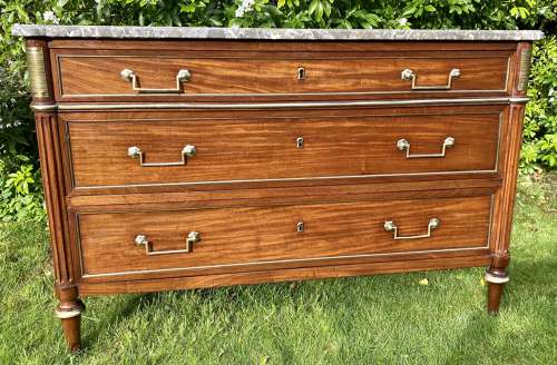 Louis XVI commode in mahogany