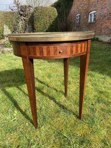 Parquetry bouillotte table