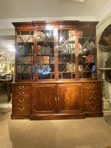 18th Century Breakfront bookcase in flame mahogany