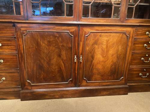 18th Century Breakfront bookcase in flame mahogany