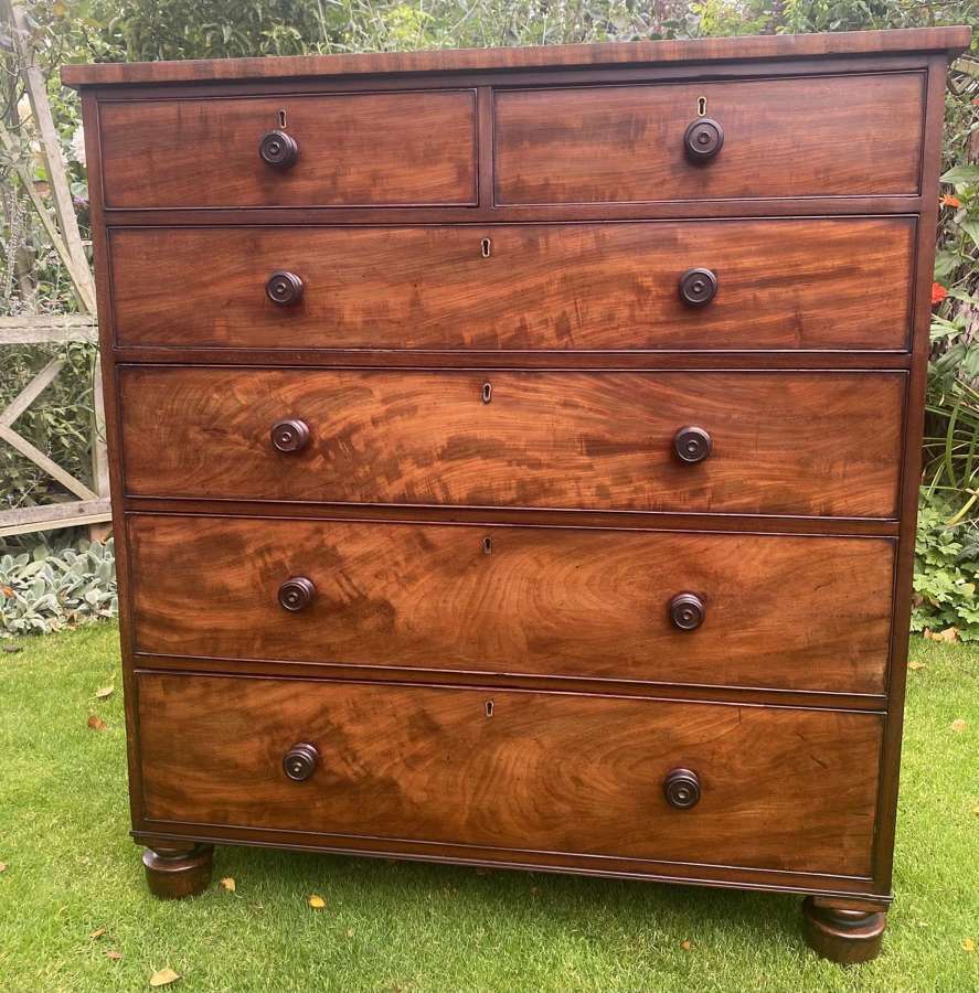 Large quality chest of drawers