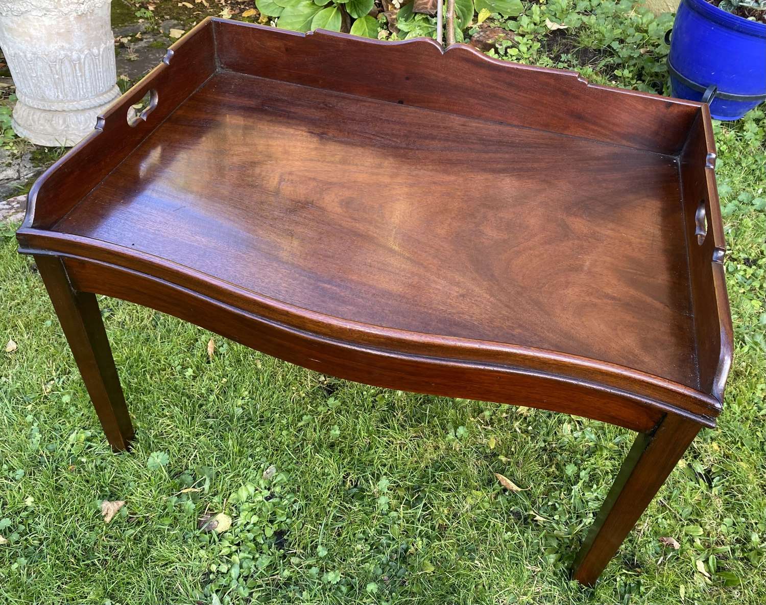 Late Georgian tray table or coffee table