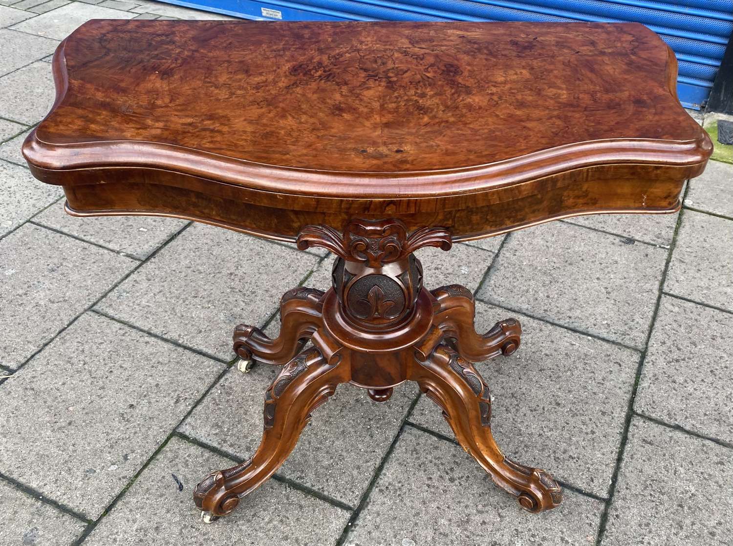 Burr walnut, serpentine fronted card table