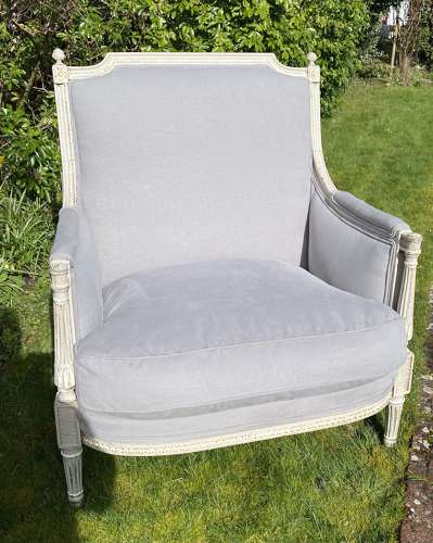 Louis XVI style painted marquise or love seat