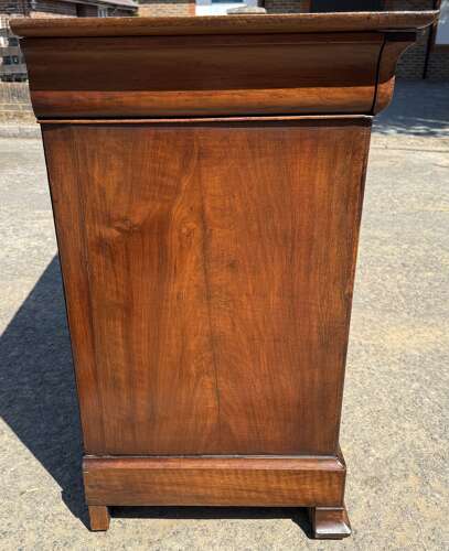 Louis Philippe figured walnut commode