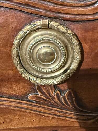 Mid 18th Century Provençal commode in walnut