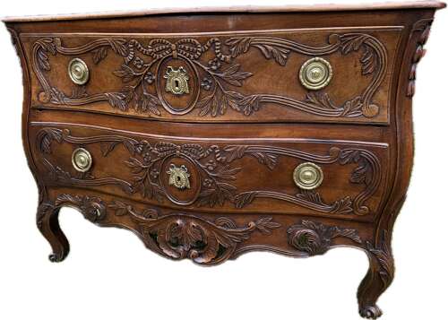 Mid 18th Century Provençal commode in walnut