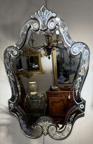 Pretty, shaped Venetian mirror