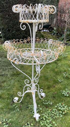 Wirework jardiniere