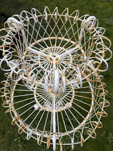 Wirework jardiniere