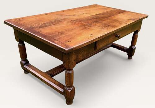 18th Century coffee table in walnut