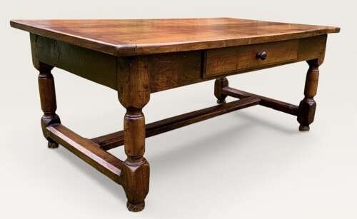 18th Century coffee table in walnut