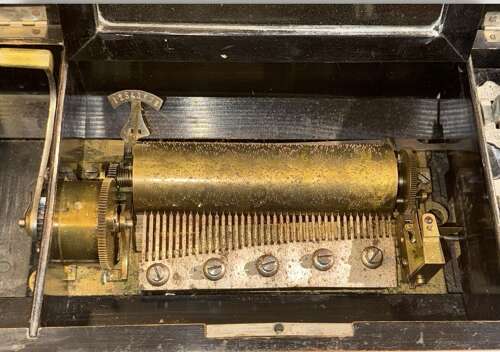 Cylinder music box